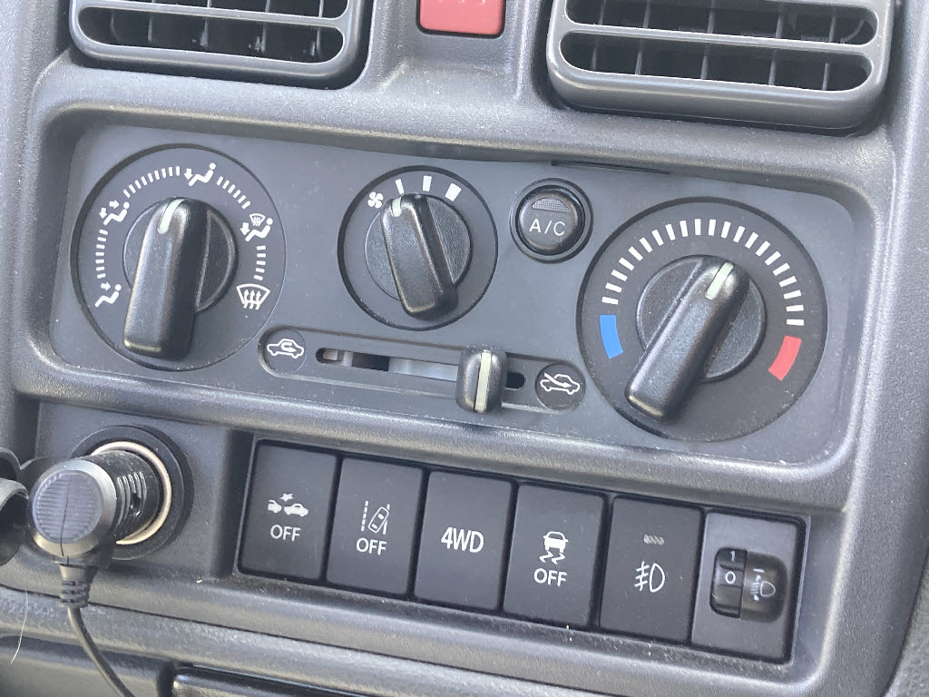 スズキ キャリイ KC ｴｱｺﾝ+ﾊﾟﾜｽﾃ 4WD