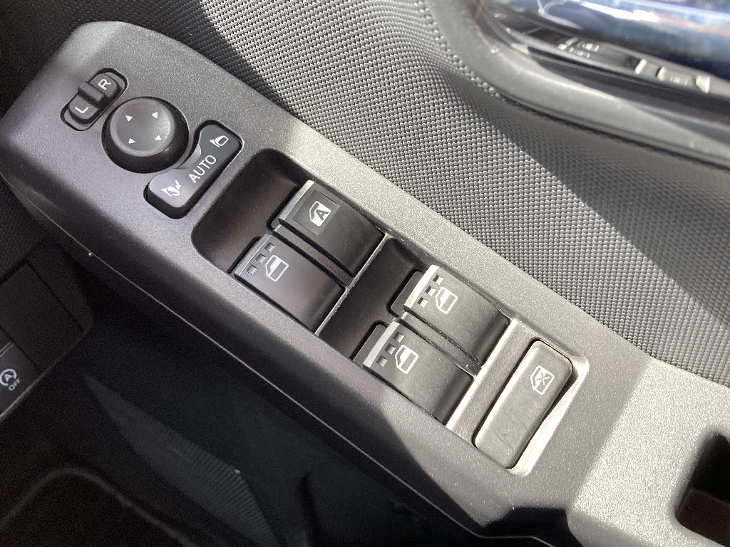 ダイハツ タフト G 4WD