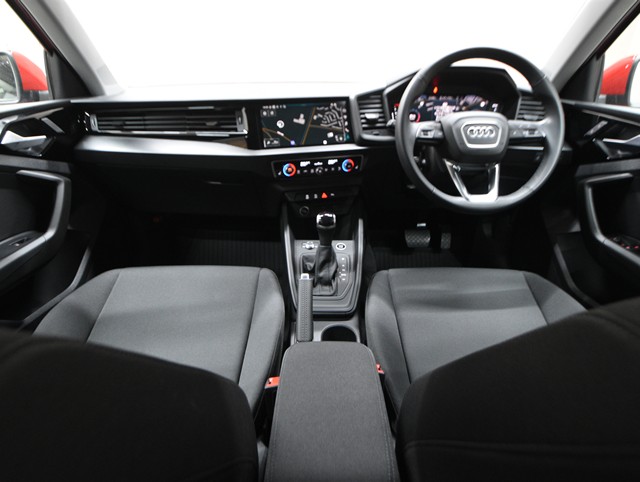 アウディ ｱｳﾃﾞｨ A1 ｽﾎﾟｰﾂﾊﾞｯｸ 25TFSI