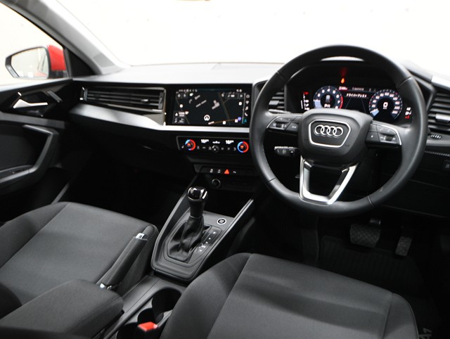 アウディ ｱｳﾃﾞｨ A1 ｽﾎﾟｰﾂﾊﾞｯｸ 25TFSI