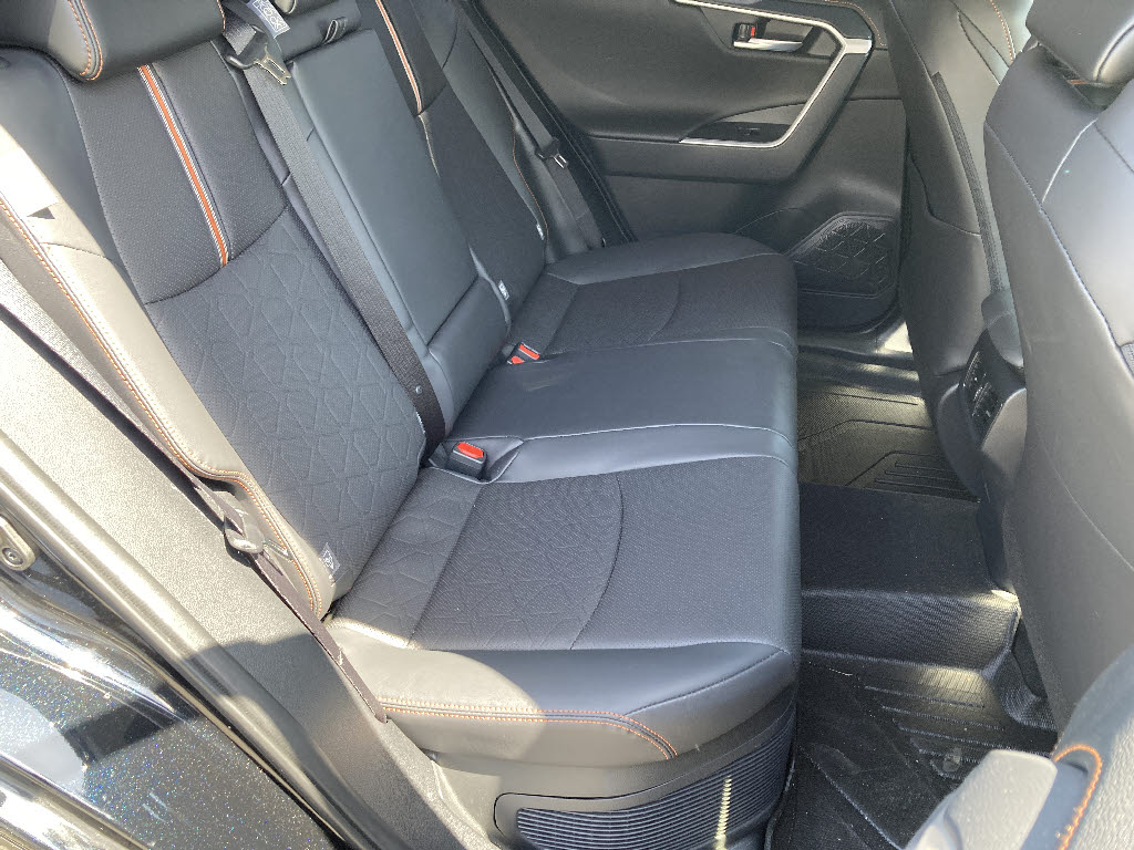 トヨタ ＲＡＶ－４ ｱﾄﾞﾍﾞﾝﾁｬｰHV 4WD