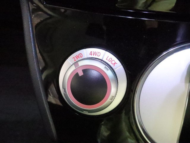 三菱 デリカＤ：５ Dパワーパッケージ