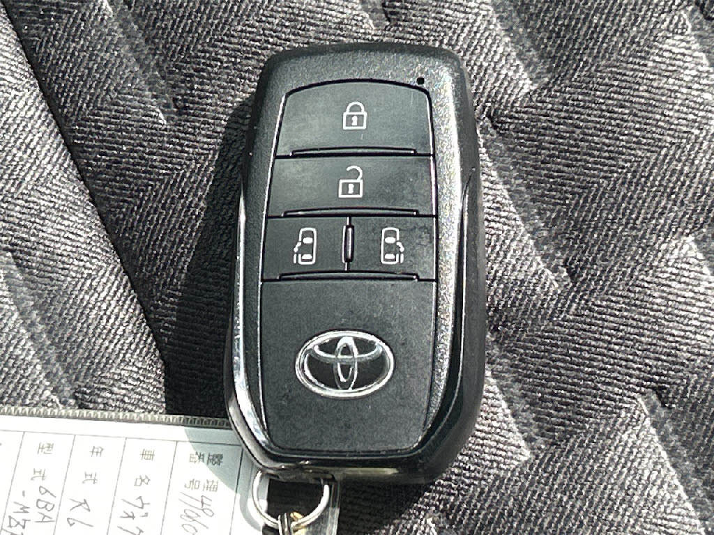 トヨタ ヴォクシー 2.0S-Z