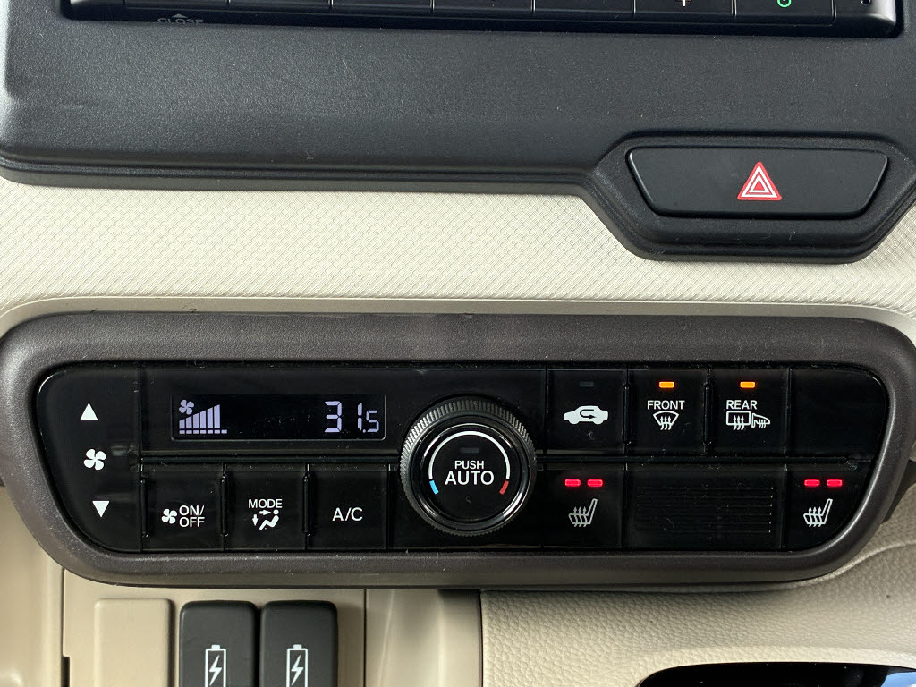 ホンダ Ｎ　ＢＯＸ G Lﾎﾝﾀﾞｾﾝｼﾝｸﾞ 4WD