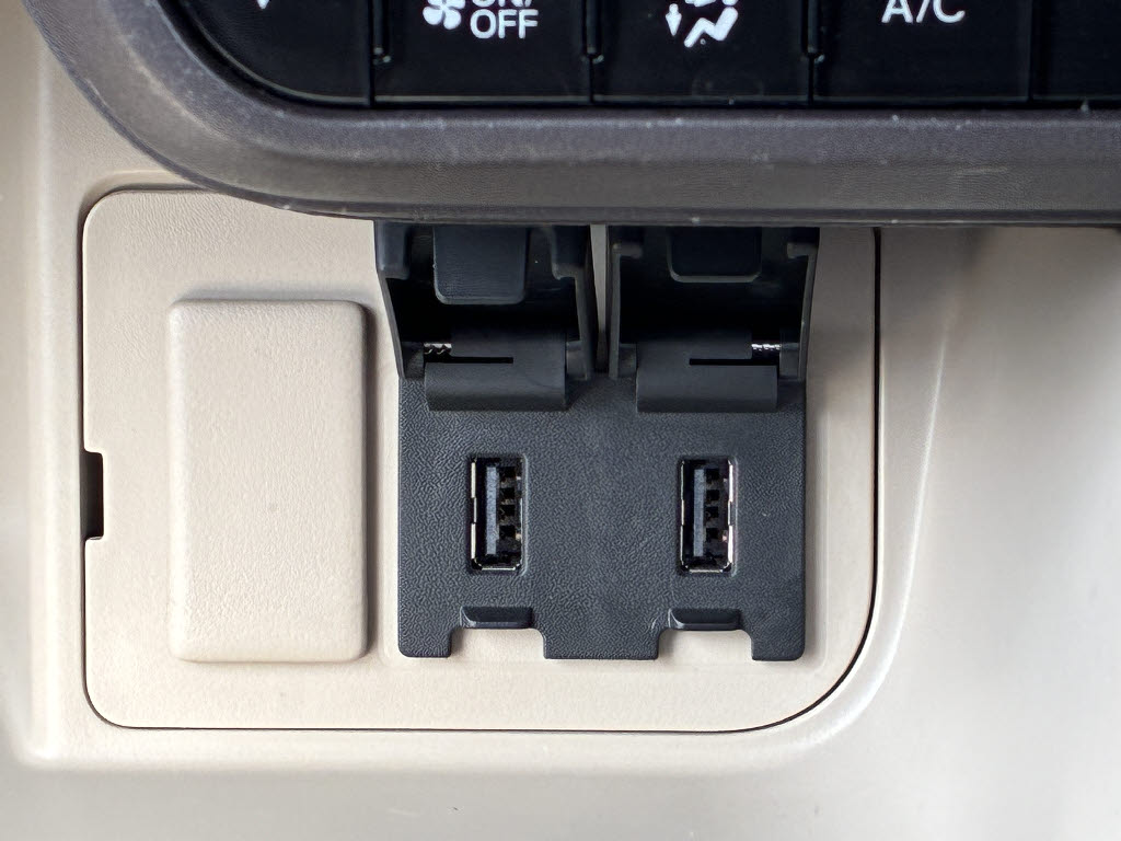 ホンダ Ｎ　ＢＯＸ G Lﾎﾝﾀﾞｾﾝｼﾝｸﾞ 4WD