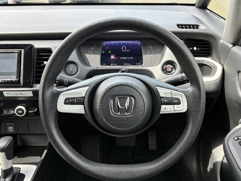 ホンダ フィット ﾍﾞｰｼｯｸ 4WD