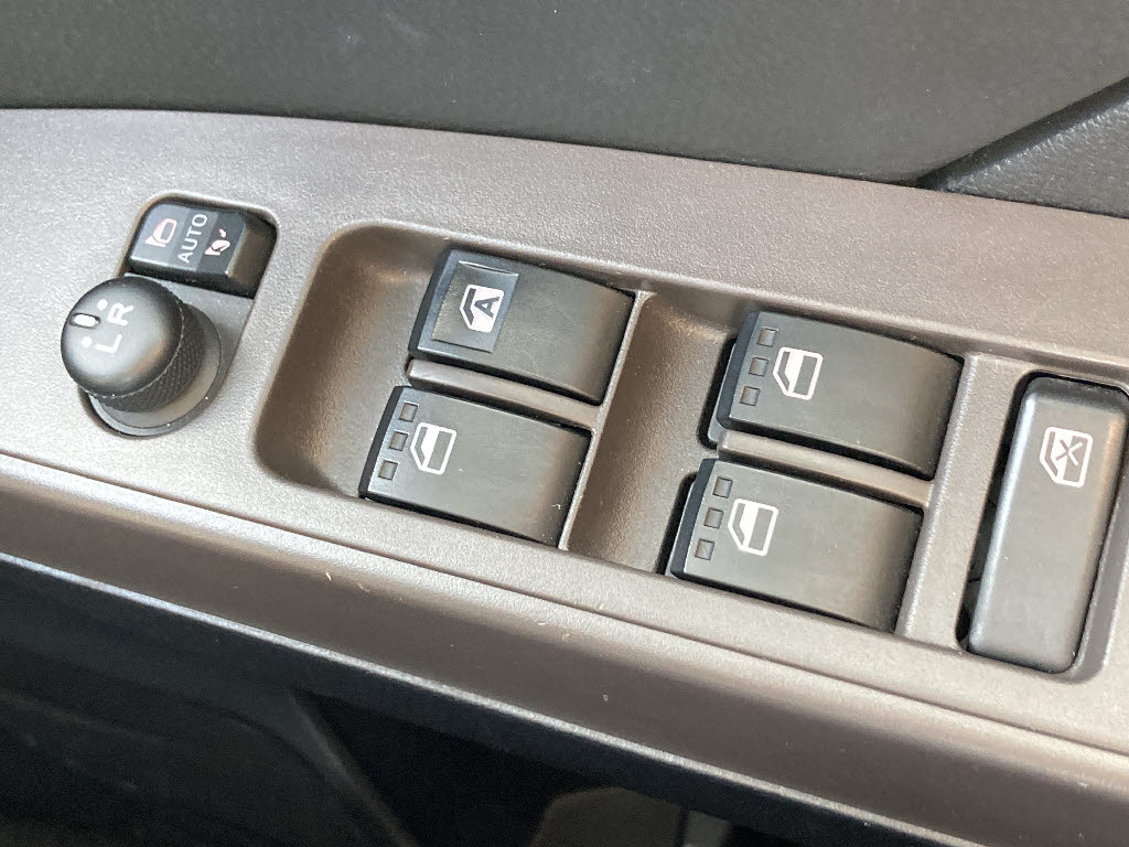 トヨタ ルーミー X 4WD