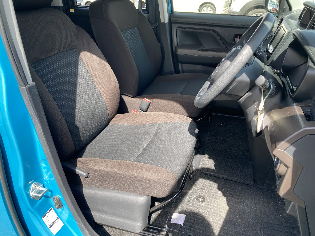 トヨタ ルーミー X 4WD