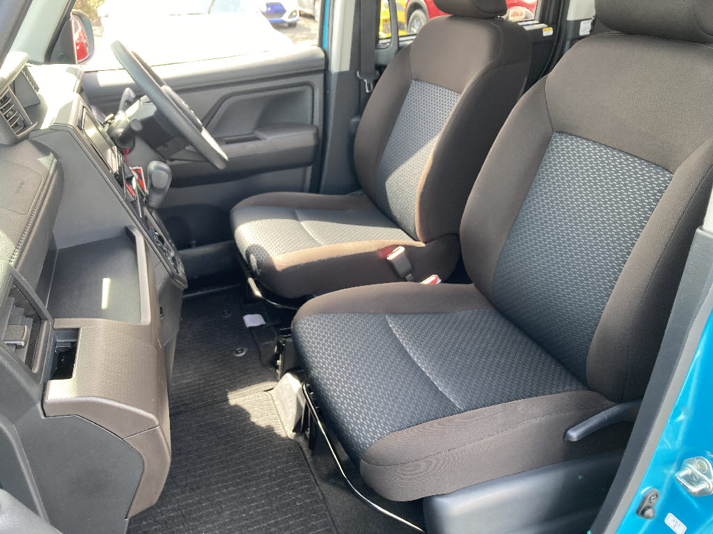 トヨタ ルーミー X 4WD