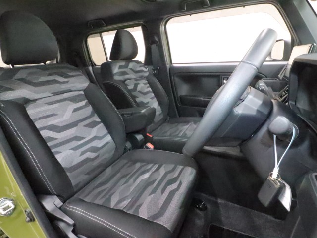 ダイハツ タフト Gﾀｰﾎﾞｸﾛﾑﾍﾞﾝﾁｬｰ