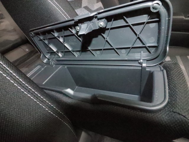 ダイハツ タフト Gﾀｰﾎﾞｸﾛﾑﾍﾞﾝﾁｬｰ