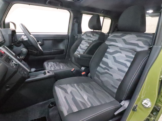 ダイハツ タフト Gﾀｰﾎﾞｸﾛﾑﾍﾞﾝﾁｬｰ