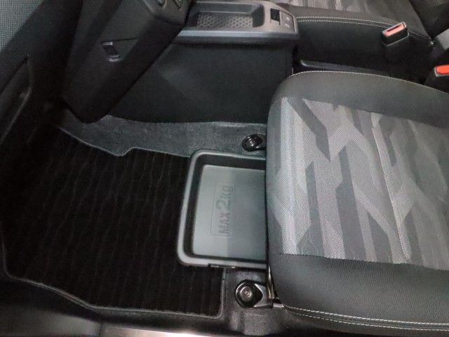 ダイハツ タフト Gﾀｰﾎﾞｸﾛﾑﾍﾞﾝﾁｬｰ