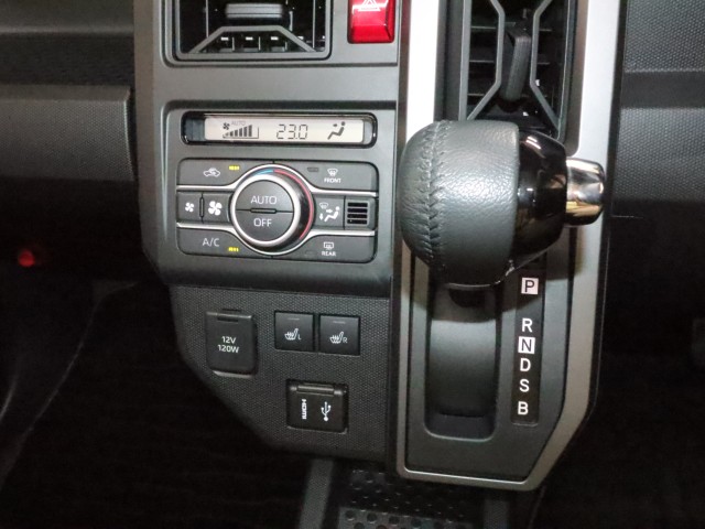 ダイハツ タフト Gﾀｰﾎﾞｸﾛﾑﾍﾞﾝﾁｬｰ