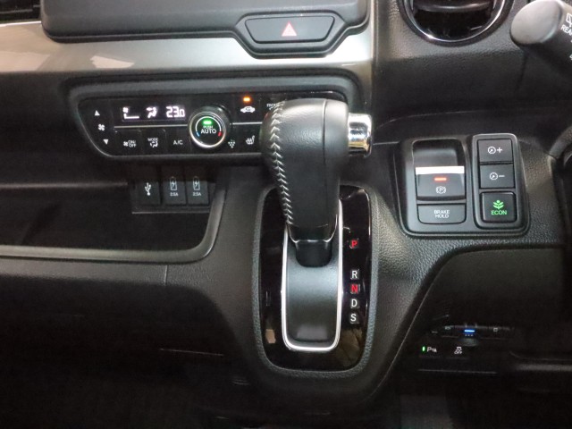 ホンダ Ｎ　ＢＯＸカスタム 特L・ﾀｰﾎﾞｽﾀｲﾙ+ﾌﾞﾗｯｸ