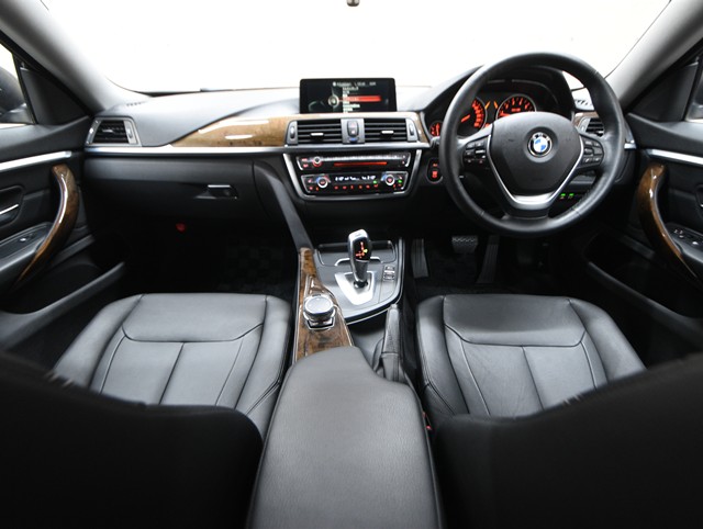 ＢＭＷ ＢＭＷ ４シリーズ 420iｸﾞﾗﾝｸｰﾍﾟﾗｸﾞｼﾞｭｱﾘｰ