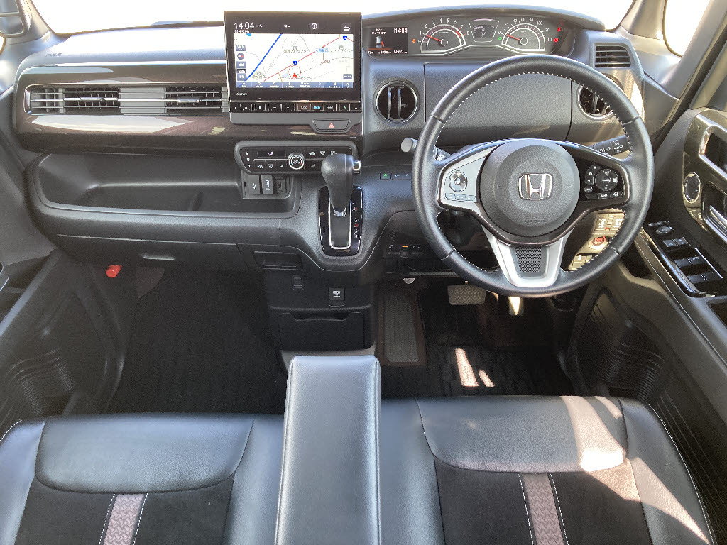 ホンダ Ｎ　ＢＯＸカスタム G-Lﾀｰﾎﾞ ﾎﾝﾀﾞｾﾝｼﾝｸﾞ 4WD