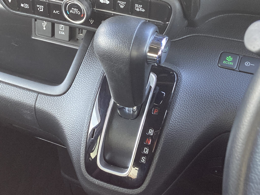 ホンダ Ｎ　ＢＯＸカスタム G-Lﾀｰﾎﾞ ﾎﾝﾀﾞｾﾝｼﾝｸﾞ 4WD