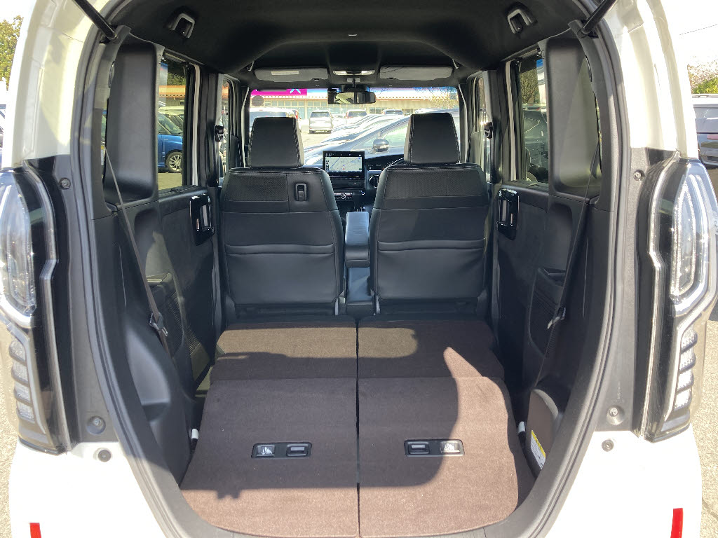 ホンダ Ｎ　ＢＯＸカスタム G-Lﾀｰﾎﾞ ﾎﾝﾀﾞｾﾝｼﾝｸﾞ 4WD