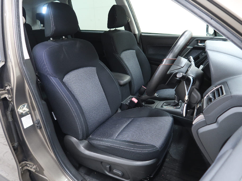 スバル フォレスター 2.0i-Lｱｲｻｲﾄ