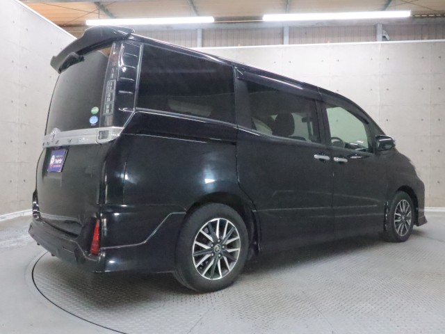 トヨタ ヴォクシー ZSキラメキ