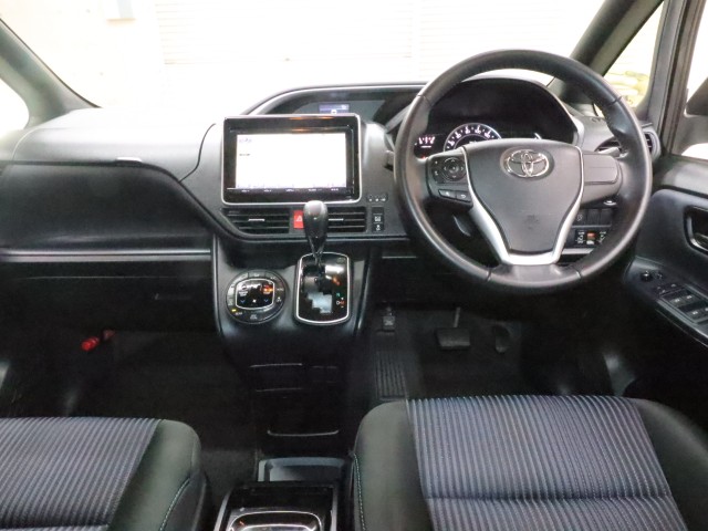 トヨタ ヴォクシー ZSキラメキ