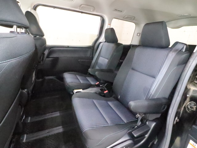 トヨタ ヴォクシー ZSキラメキ