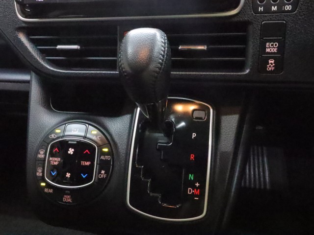 トヨタ ヴォクシー ZSキラメキ