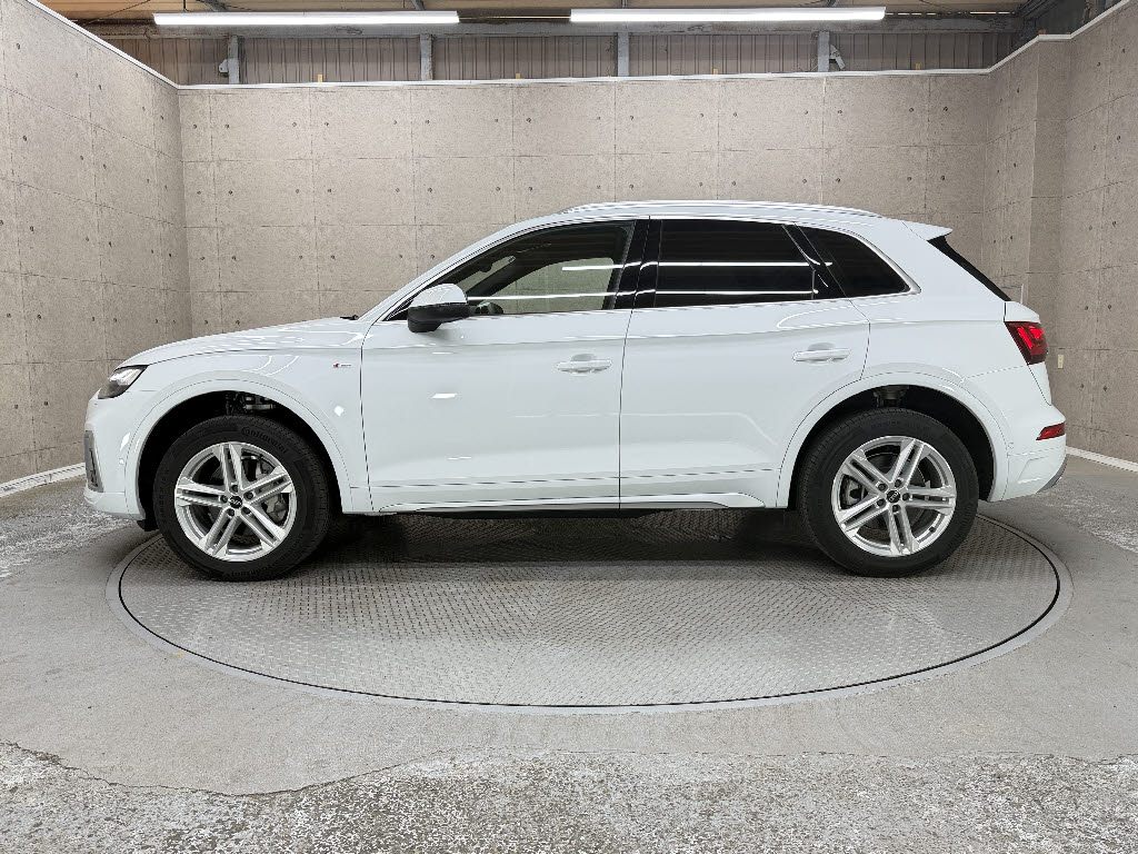 アウディ ｱｳﾃﾞｨ Q5 40TDiｸﾜﾄﾛSﾗｲﾝ