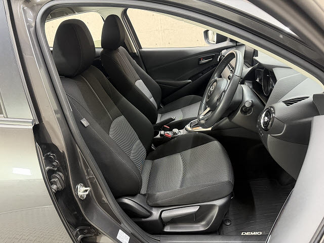 マツダ デミオ １５Ｓツーリング