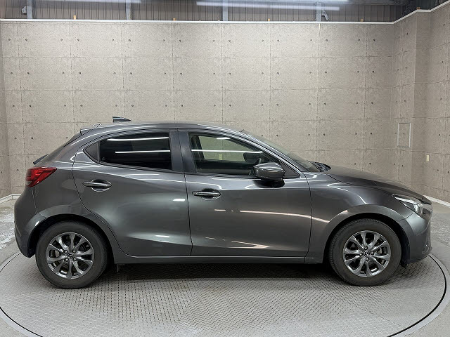 マツダ デミオ １５Ｓツーリング