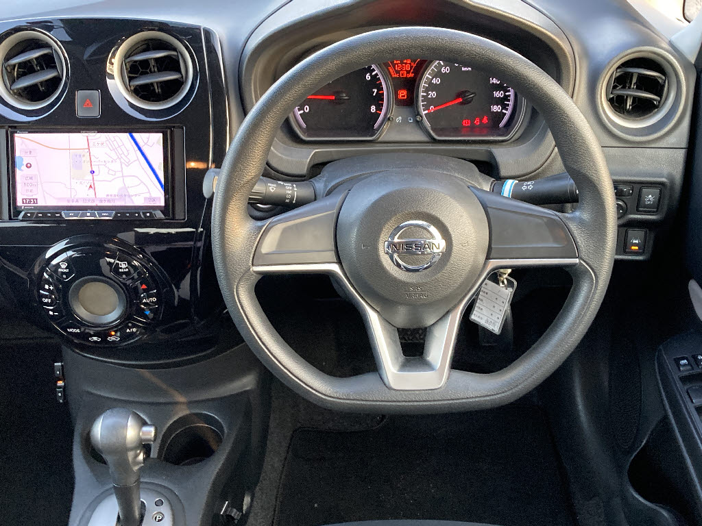 ニッサン ノート X FOURｽﾏｰﾄｾｰﾌﾃｨｴﾃﾞｨｼｮﾝ 4WD