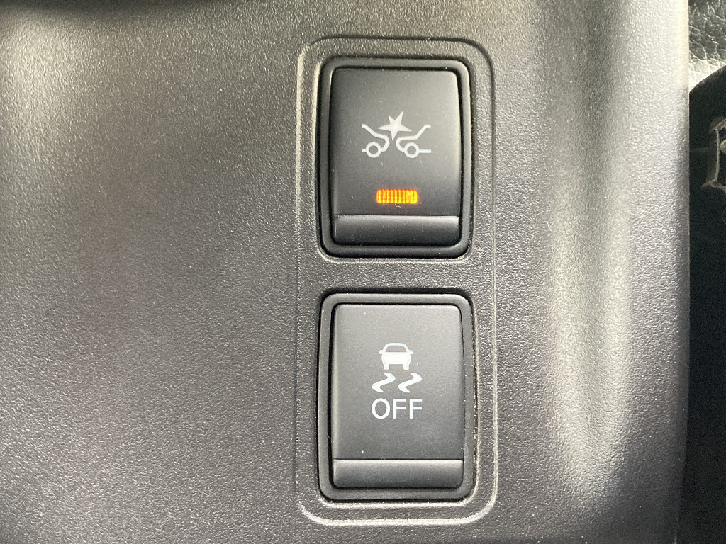 ニッサン セレナ ﾊｲｳｪｲｽﾀｰ 4WD