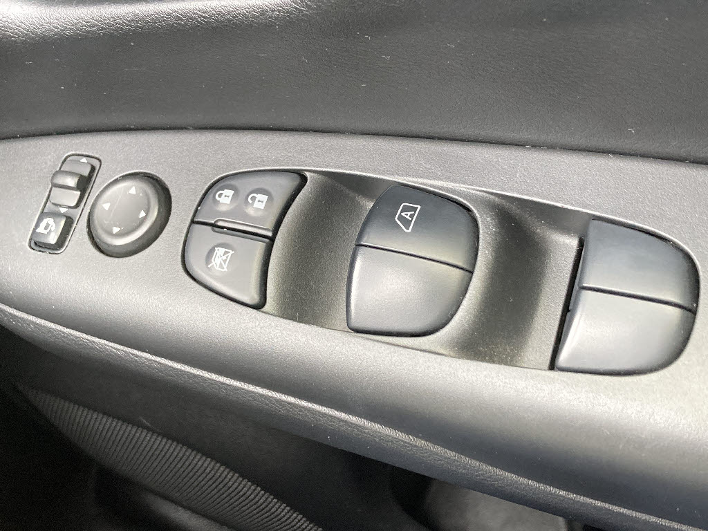 ニッサン セレナ ﾊｲｳｪｲｽﾀｰ 4WD