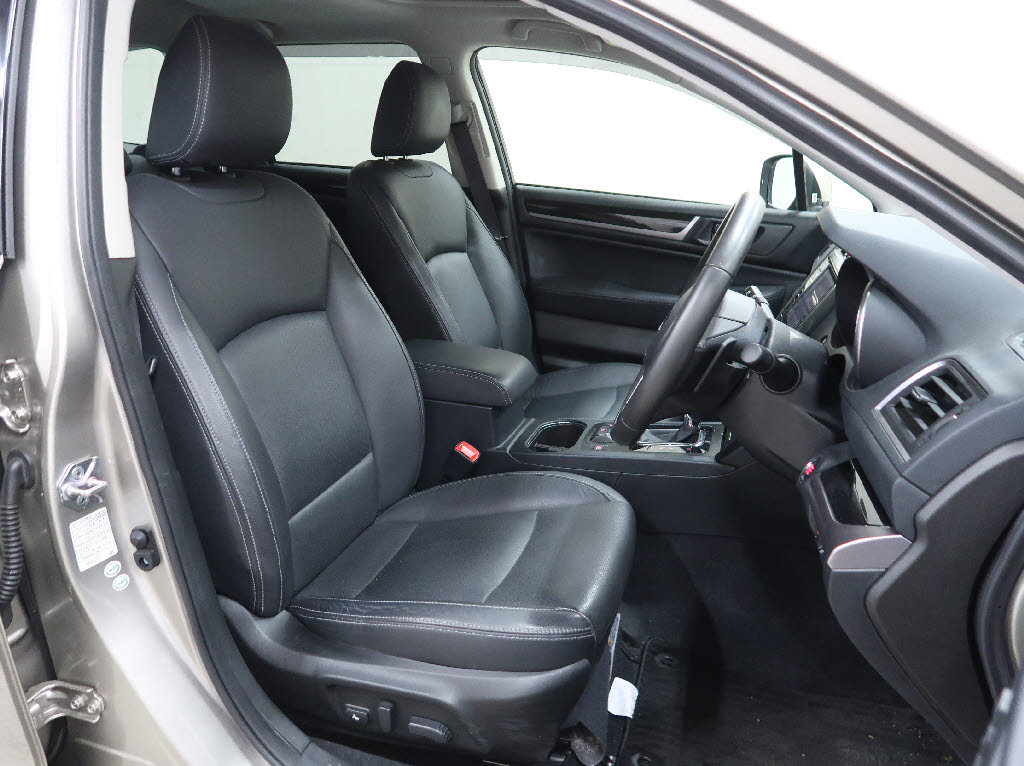 スバル ﾚｶﾞｼｨｱｳﾄﾊﾞｯｸ リミテッド