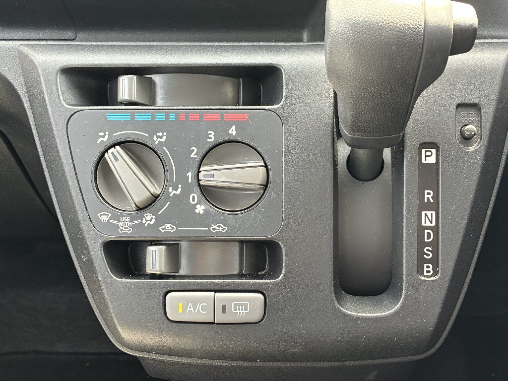 ダイハツ ミライース L 4WD