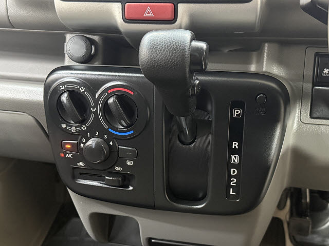 三菱 ミニキャブＶ ﾌﾞﾗﾎﾞｰﾀｰﾎﾞ HR