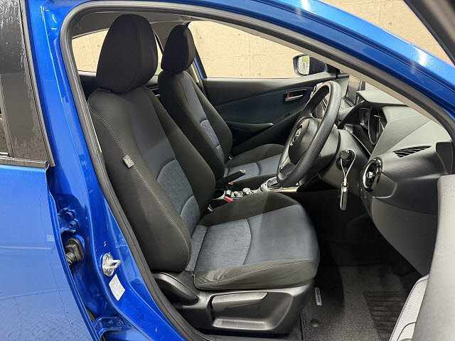 マツダ デミオ 13S