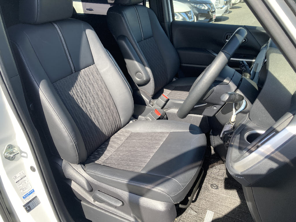 トヨタ ノア 4WD S-Z