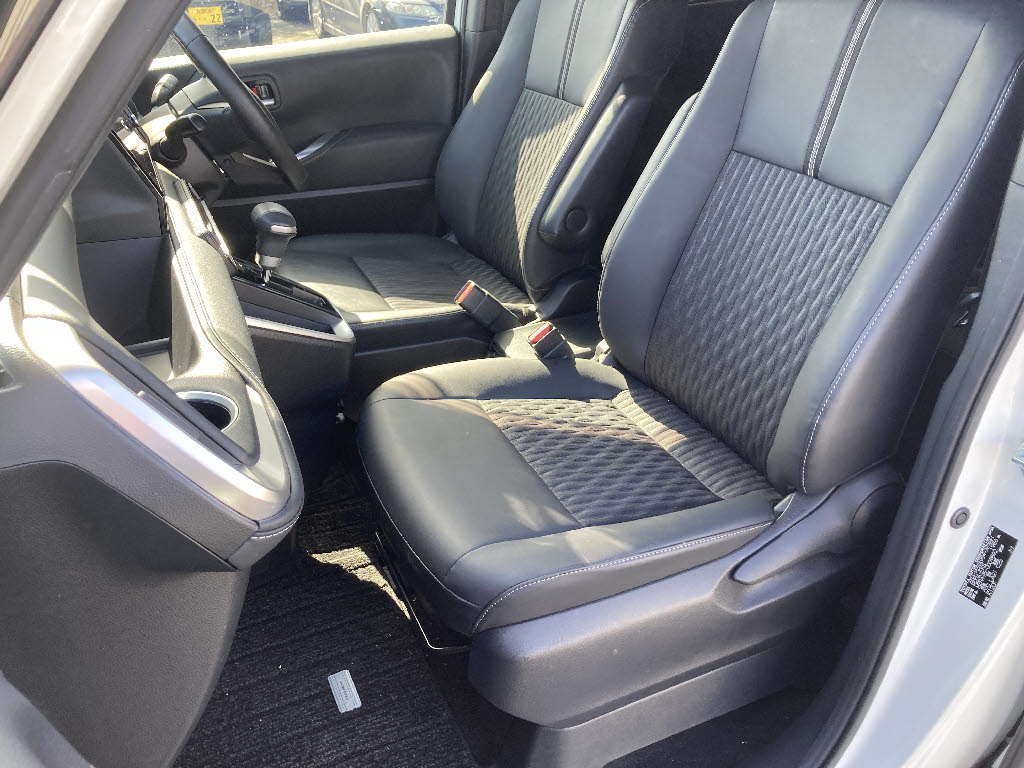 トヨタ ノア 4WD S-Z