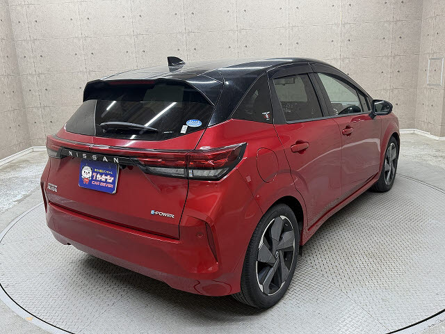 ニッサン オーラ Ｇレザーエディション