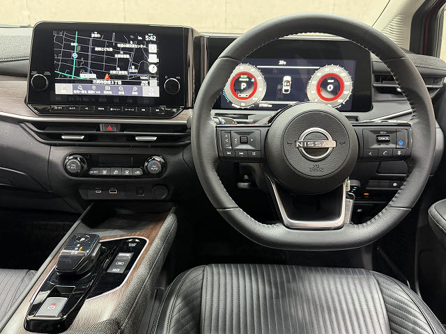 ニッサン オーラ Ｇレザーエディション