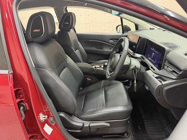 ニッサン オーラ Ｇレザーエディション