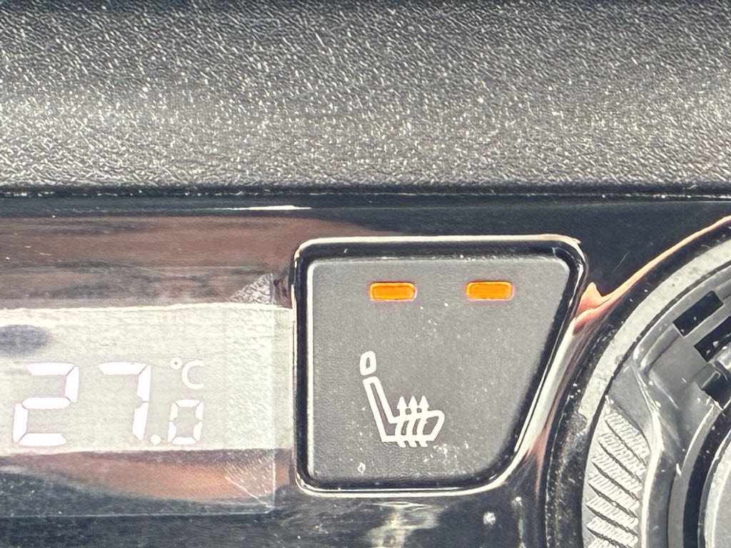 ニッサン ノート X FOUR