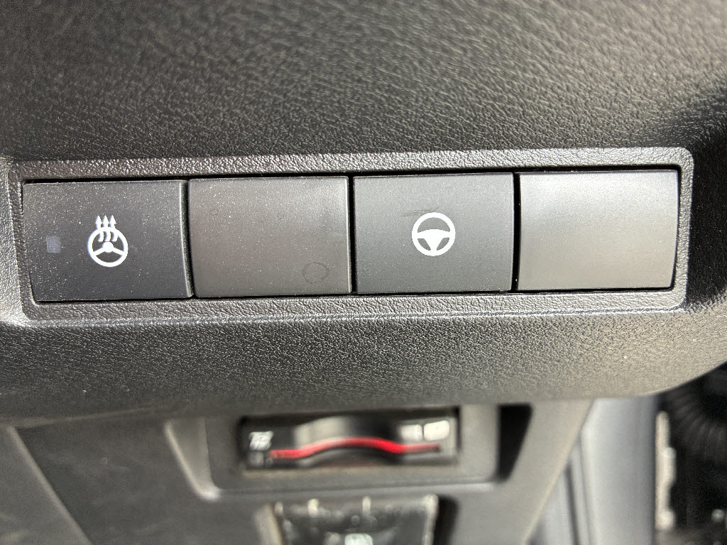 ニッサン ノート X FOUR