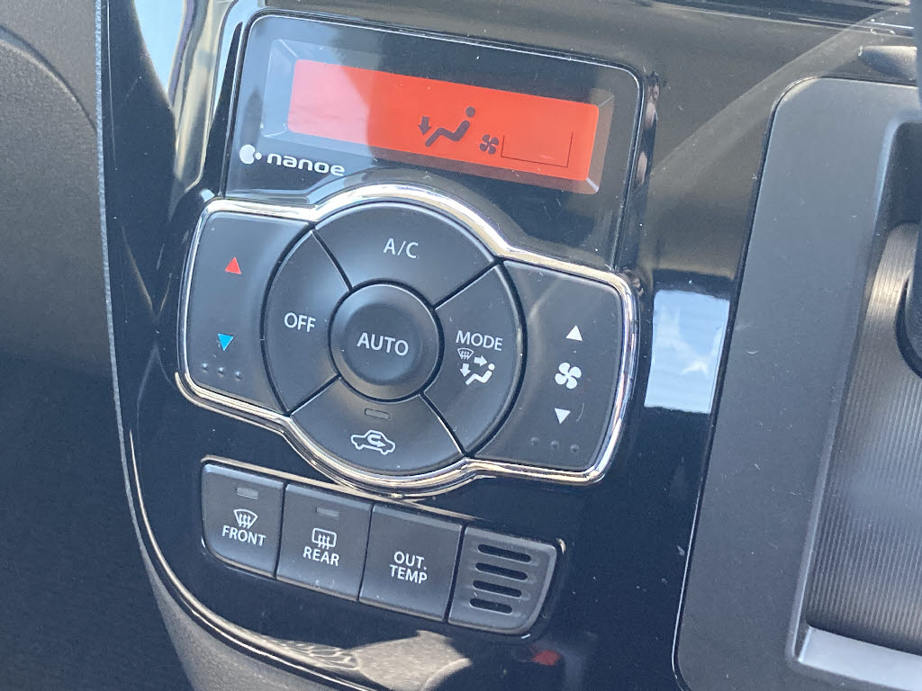 三菱 デリカＤ：２ ｶｽﾀﾑﾊｲﾌﾞﾘｯﾄﾞMV