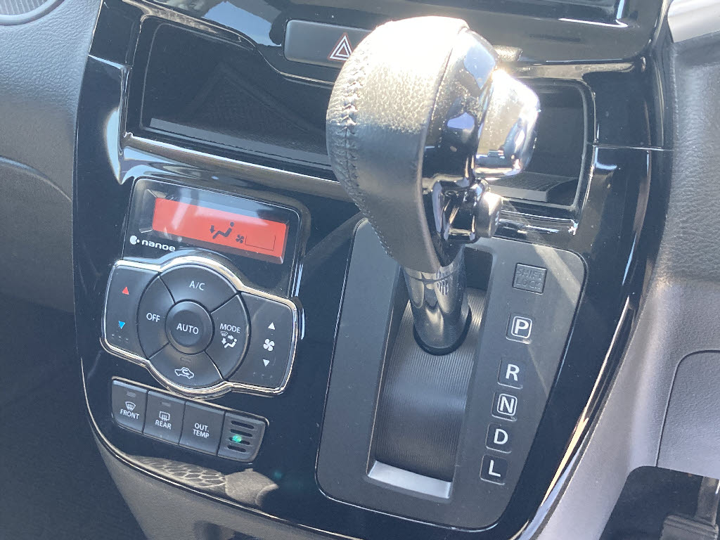 三菱 デリカＤ：２ ｶｽﾀﾑﾊｲﾌﾞﾘｯﾄﾞMV