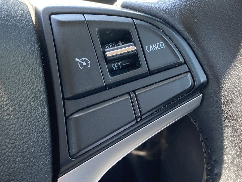 三菱 デリカＤ：２ ｶｽﾀﾑﾊｲﾌﾞﾘｯﾄﾞMV