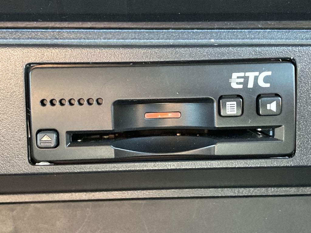 三菱 デリカＤ：２ ｶｽﾀﾑﾊｲﾌﾞﾘｯﾄﾞMV