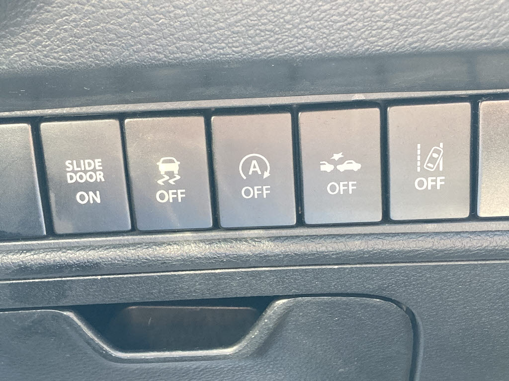 三菱 デリカＤ：２ ｶｽﾀﾑﾊｲﾌﾞﾘｯﾄﾞMV